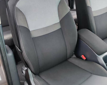 Сірий Рено Кєнгу, об'ємом двигуна 1.5 л та пробігом 111 тис. км за 15000 $, фото 23 на Automoto.ua