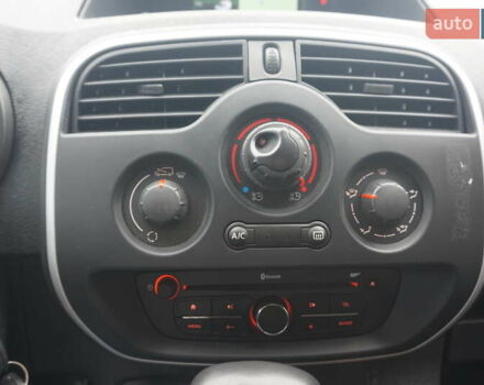 Рено Кєнгу 2018 у Самборе на Automoto.ua Сірий Рено Кєнгу, об'ємом двигуна 0 л та пробігом 72 тис. км за 11000 $, фото 38 на Automoto.ua