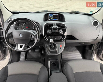 Серый Рено Кенгу, объемом двигателя 1.5 л и пробегом 170 тыс. км за 13999 $, фото 3 на Automoto.ua