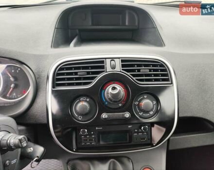 Серый Рено Кенгу, объемом двигателя 1.5 л и пробегом 145 тыс. км за 13300 $, фото 17 на Automoto.ua