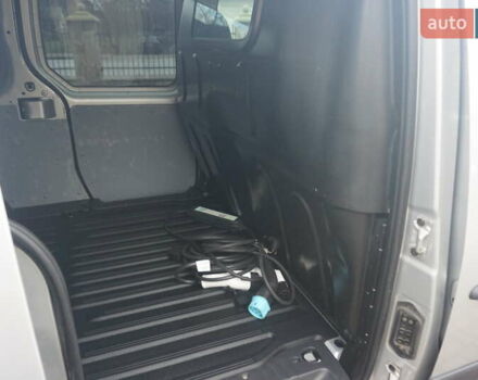 Сірий Рено Кєнгу, об'ємом двигуна 0 л та пробігом 79 тис. км за 11111 $, фото 47 на Automoto.ua