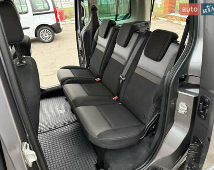 Серый Рено Кенгу, объемом двигателя 1.5 л и пробегом 170 тыс. км за 13999 $, фото 63 на Automoto.ua