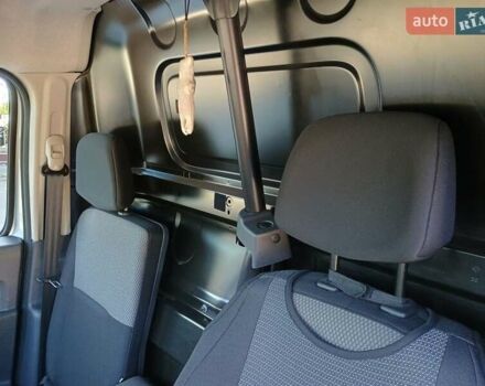 Серый Рено Кенгу, объемом двигателя 1.46 л и пробегом 70 тыс. км за 14000 $, фото 32 на Automoto.ua