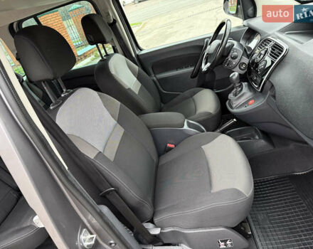 Серый Рено Кенгу, объемом двигателя 1.5 л и пробегом 170 тыс. км за 13999 $, фото 37 на Automoto.ua