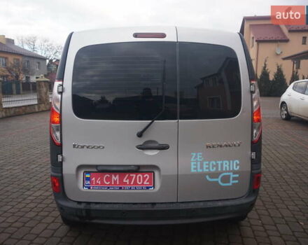 Сірий Рено Кєнгу, об'ємом двигуна 0 л та пробігом 79 тис. км за 11111 $, фото 19 на Automoto.ua