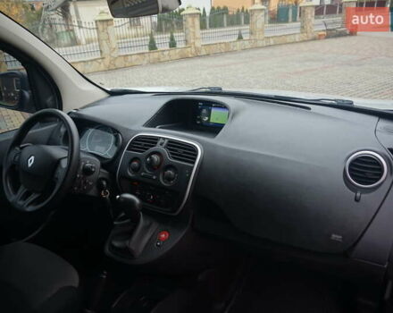 Рено Кєнгу 2018 у Самборе на Automoto.ua Сірий Рено Кєнгу, об'ємом двигуна 0 л та пробігом 72 тис. км за 11000 $, фото 44 на Automoto.ua