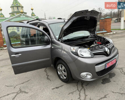 Серый Рено Кенгу, объемом двигателя 1.5 л и пробегом 170 тыс. км за 13999 $, фото 97 на Automoto.ua