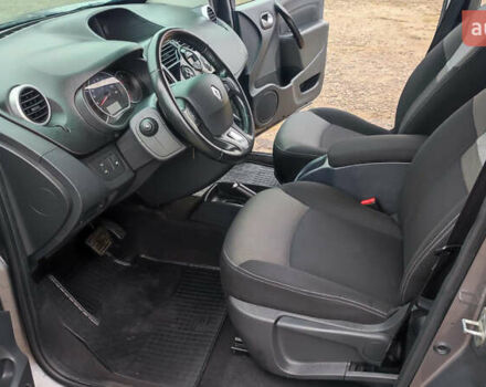 Сірий Рено Кєнгу, об'ємом двигуна 1.5 л та пробігом 111 тис. км за 15000 $, фото 16 на Automoto.ua