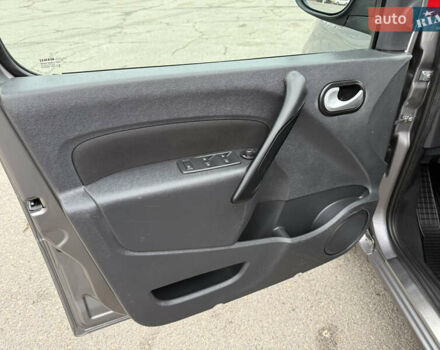 Серый Рено Кенгу, объемом двигателя 1.5 л и пробегом 170 тыс. км за 13999 $, фото 53 на Automoto.ua