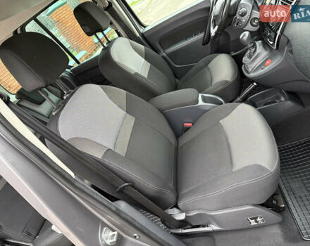 Серый Рено Кенгу, объемом двигателя 1.5 л и пробегом 170 тыс. км за 13999 $, фото 39 на Automoto.ua