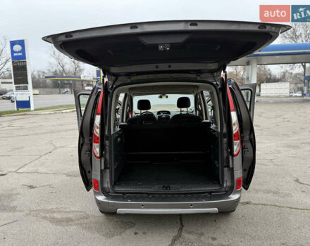 Серый Рено Кенгу, объемом двигателя 1.5 л и пробегом 170 тыс. км за 13999 $, фото 104 на Automoto.ua