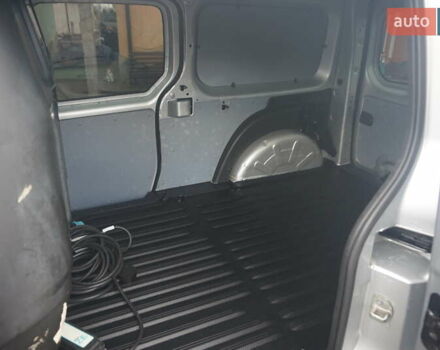 Сірий Рено Кєнгу, об'ємом двигуна 0 л та пробігом 79 тис. км за 11111 $, фото 52 на Automoto.ua