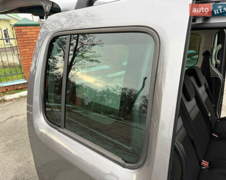 Серый Рено Кенгу, объемом двигателя 1.5 л и пробегом 170 тыс. км за 13999 $, фото 116 на Automoto.ua