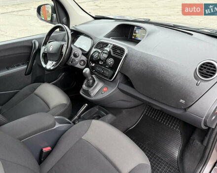 Серый Рено Кенгу, объемом двигателя 1.5 л и пробегом 170 тыс. км за 13999 $, фото 2 на Automoto.ua