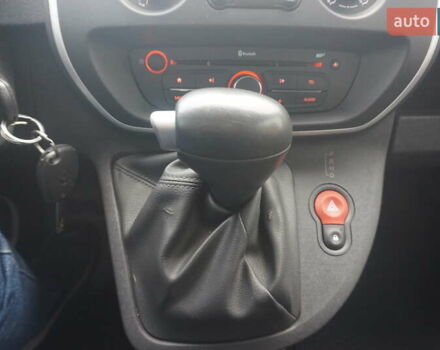 Сірий Рено Кєнгу, об'ємом двигуна 0 л та пробігом 79 тис. км за 11111 $, фото 37 на Automoto.ua