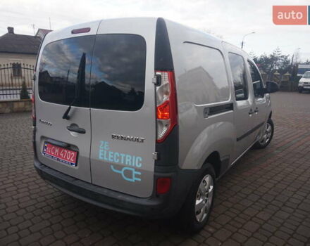 Сірий Рено Кєнгу, об'ємом двигуна 0 л та пробігом 79 тис. км за 11111 $, фото 18 на Automoto.ua