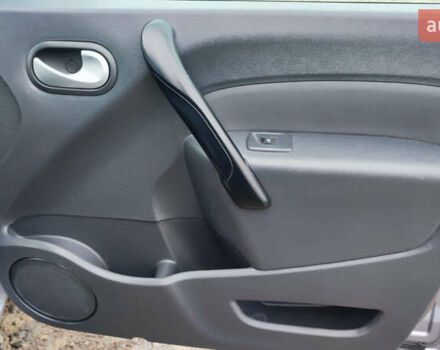 Сірий Рено Кєнгу, об'ємом двигуна 1.5 л та пробігом 111 тис. км за 15000 $, фото 24 на Automoto.ua