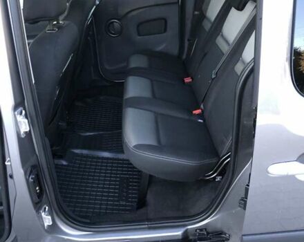 Сірий Рено Кєнгу, об'ємом двигуна 1.5 л та пробігом 195 тис. км за 13999 $, фото 31 на Automoto.ua