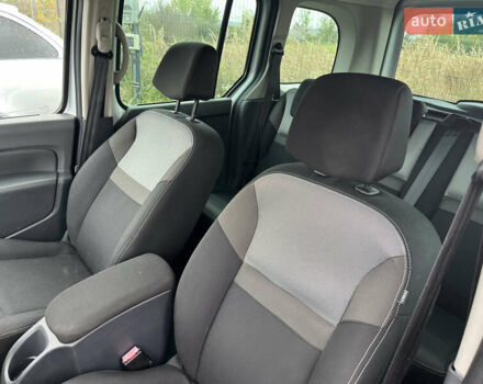 Серый Рено Кенгу, объемом двигателя 1.5 л и пробегом 85 тыс. км за 13500 $, фото 9 на Automoto.ua