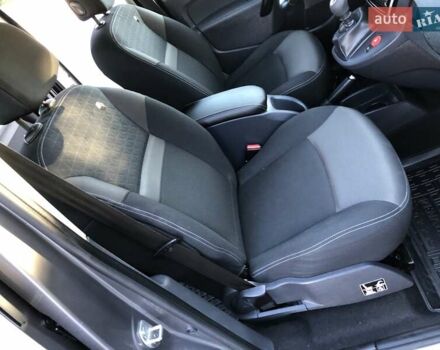 Сірий Рено Кєнгу, об'ємом двигуна 1.5 л та пробігом 195 тис. км за 13999 $, фото 38 на Automoto.ua