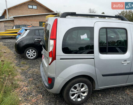 Серый Рено Кенгу, объемом двигателя 1.5 л и пробегом 85 тыс. км за 13500 $, фото 4 на Automoto.ua