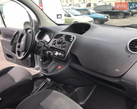 Сірий Рено Кєнгу, об'ємом двигуна 0 л та пробігом 23 тис. км за 12555 $, фото 9 на Automoto.ua