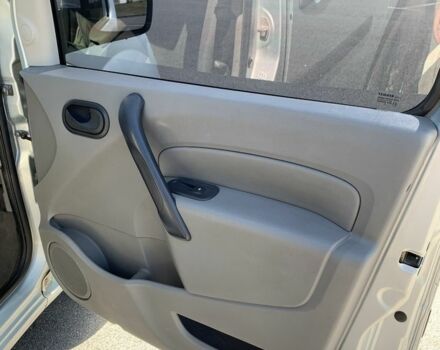 Сірий Рено Кєнгу, об'ємом двигуна 1.5 л та пробігом 270 тис. км за 5400 $, фото 7 на Automoto.ua