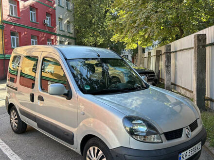Рено Кенгу 2005 в Киеве на Automoto.ua Серый Рено Кенгу, объемом двигателя 1.5 л и пробегом 250 тыс. км за 4700 $, фото 1 на Automoto.ua