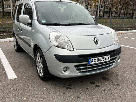 Серый Рено Кенгу, объемом двигателя 1.6 л и пробегом 172 тыс. км за 7300 $, фото 1 на Automoto.ua