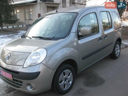 Рено Кенгу 2008 в Звенигородка на Automoto.ua Серый Рено Кенгу, объемом двигателя 1.5 л и пробегом 245 тыс. км за 7850 $, фото 1 на Automoto.ua