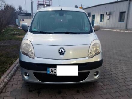 Серый Рено Кенгу, объемом двигателя 1.6 л и пробегом 170 тыс. км за 5888 $, фото 1 на Automoto.ua