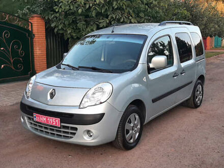 Рено Кєнгу 2009 у Чернігові на Automoto.ua Сірий Рено Кєнгу, об'ємом двигуна 1.6 л та пробігом 190 тис. км за 7999 $, фото 1 на Automoto.ua