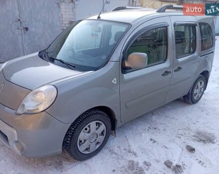 Серый Рено Кенгу, объемом двигателя 1.5 л и пробегом 247 тыс. км за 8200 $, фото 1 на Automoto.ua