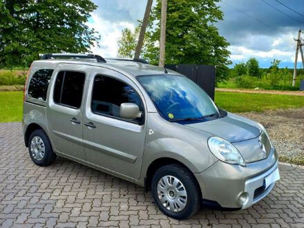 Рено Кенгу 2010 в Коломые на Automoto.ua Серый Рено Кенгу, объемом двигателя 1.5 л и пробегом 200 тыс. км за 6900 $, фото 1 на Automoto.ua