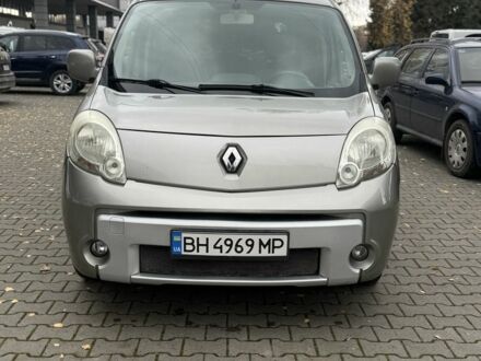 Серый Рено Кенгу, объемом двигателя 1.5 л и пробегом 233 тыс. км за 7400 $, фото 1 на Automoto.ua