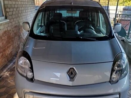 Рено Кєнгу 2011 у Краматорске на Automoto.ua Сірий Рено Кєнгу, об'ємом двигуна 1.5 л та пробігом 270 тис. км за 8900 $, фото 1 на Automoto.ua