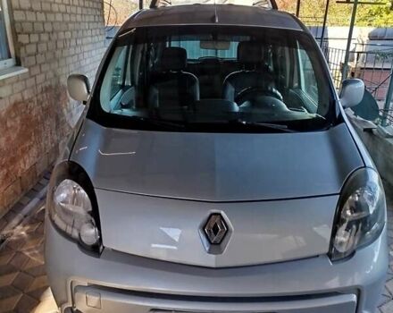 Рено Кєнгу 2011 у Краматорске на Automoto.ua Сірий Рено Кєнгу, об'ємом двигуна 1.5 л та пробігом 270 тис. км за 8900 $, фото 1 на Automoto.ua