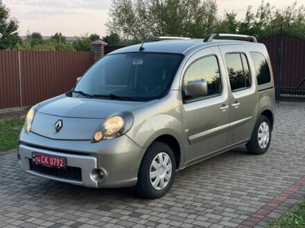 Рено Кенгу 2011 в Калуше на Automoto.ua Серый Рено Кенгу, объемом двигателя 1.5 л и пробегом 300 тыс. км за 7450 $, фото 1 на Automoto.ua