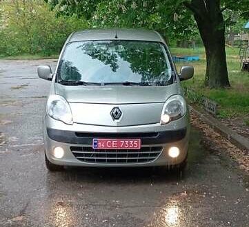 Рено Кенгу 2011 в Кременчуге на Automoto.ua Серый Рено Кенгу, объемом двигателя 1.5 л и пробегом 208 тыс. км за 8050 $, фото 1 на Automoto.ua