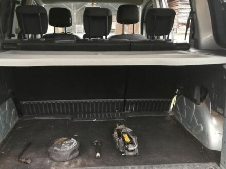 Серый Рено Кенгу, объемом двигателя 0 л и пробегом 330 тыс. км за 7900 $, фото 1 на Automoto.ua