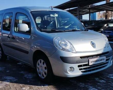 Серый Рено Кенгу, объемом двигателя 1.6 л и пробегом 213 тыс. км за 8700 $, фото 1 на Automoto.ua