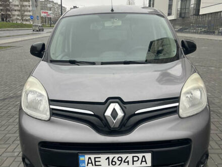 Серый Рено Кенгу, объемом двигателя 1.5 л и пробегом 300 тыс. км за 9700 $, фото 1 на Automoto.ua