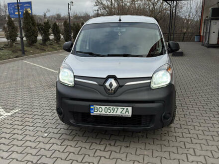 Рено Кенгу 2017 в Хмельницком на Automoto.ua Серый Рено Кенгу, объемом двигателя 0 л и пробегом 65 тыс. км за 8800 $, фото 1 на Automoto.ua