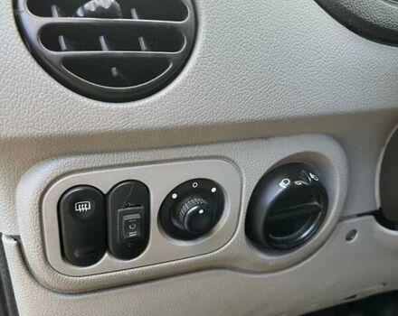 Рено Кєнгу 2005 у Чернівцях на Automoto.ua Синій Рено Кєнгу, об'ємом двигуна 1.5 л та пробігом 356 тис. км за 2500 $, фото 10 на Automoto.ua