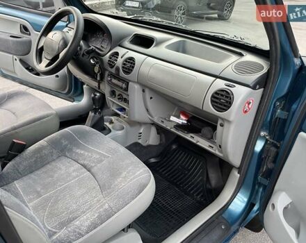 Рено Кенгу 2004 в Виннице на Automoto.ua Синий Рено Кенгу, объемом двигателя 1.4 л и пробегом 281 тыс. км за 4750 $, фото 33 на Automoto.ua