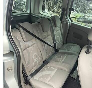 Синий Рено Кенгу, объемом двигателя 1.6 л и пробегом 202 тыс. км за 7317 $, фото 5 на Automoto.ua