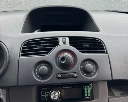 Рено Кенгу 2008 в Черновцах на Automoto.ua Синий Рено Кенгу, объемом двигателя 1.5 л и пробегом 306 тыс. км за 4750 $, фото 11 на Automoto.ua