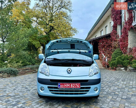 Синий Рено Кенгу, объемом двигателя 1.6 л и пробегом 205 тыс. км за 8550 $, фото 61 на Automoto.ua