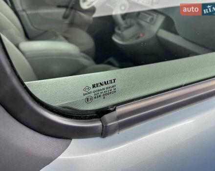 Синий Рено Кенгу, объемом двигателя 1.6 л и пробегом 160 тыс. км за 7500 $, фото 94 на Automoto.ua