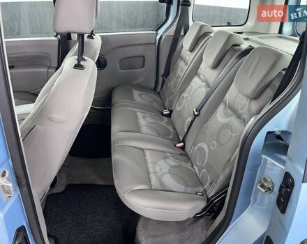 Синий Рено Кенгу, объемом двигателя 1.6 л и пробегом 160 тыс. км за 7500 $, фото 53 на Automoto.ua